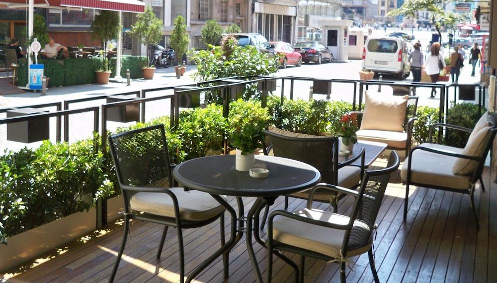 Four Points Flex By Sheraton Istanbul Taksim Square Εξωτερικό φωτογραφία