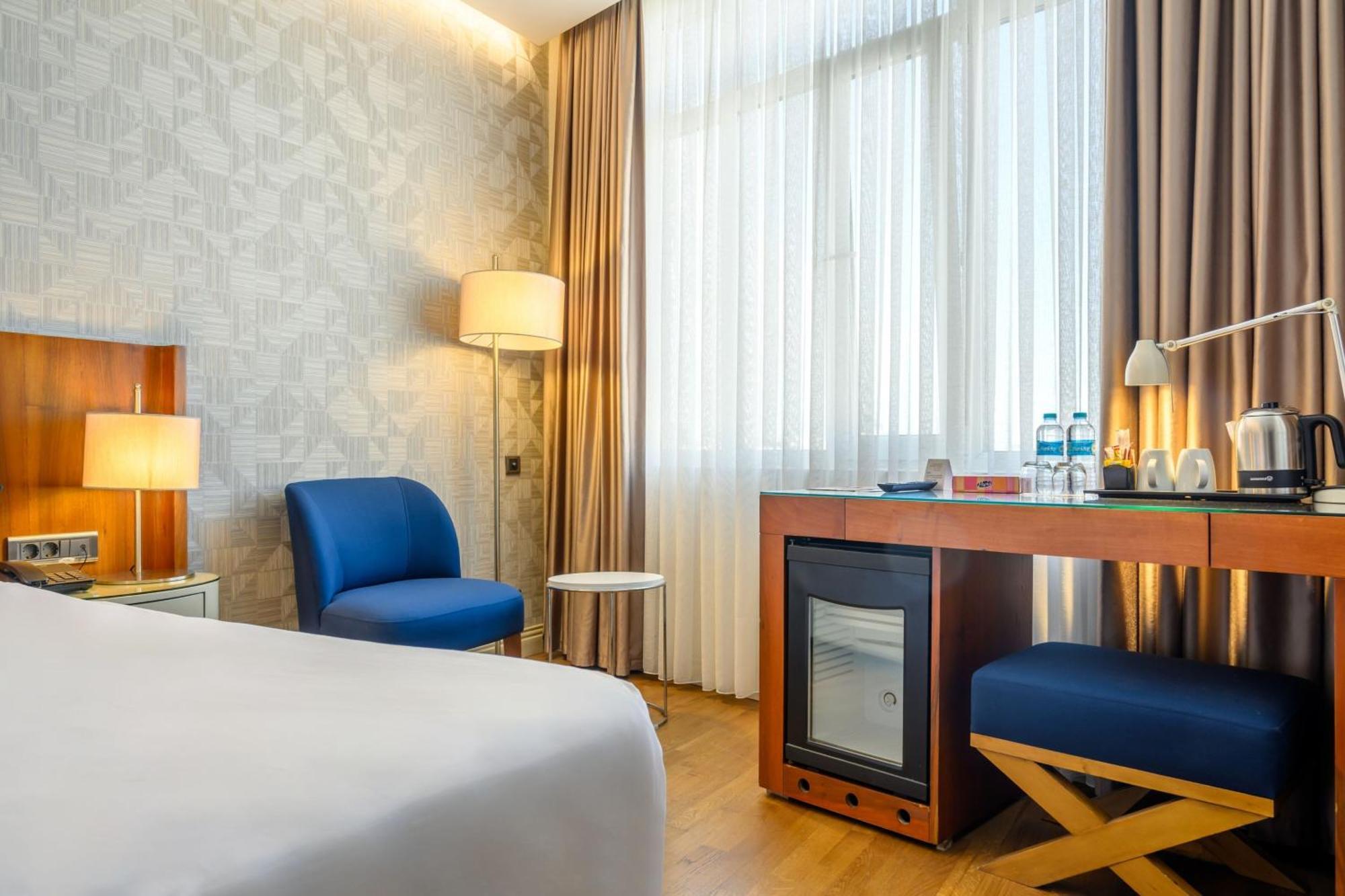 Four Points Flex By Sheraton Istanbul Taksim Square Εξωτερικό φωτογραφία
