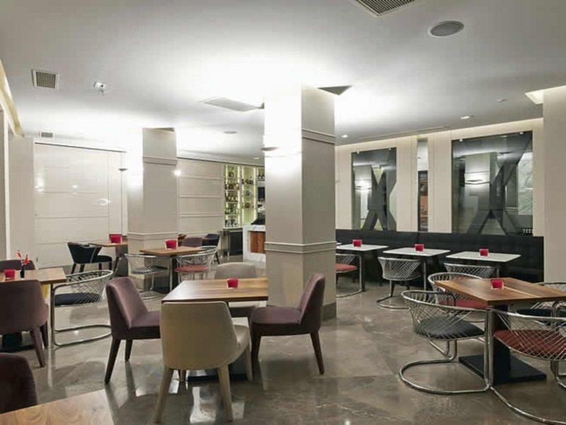 Four Points Flex By Sheraton Istanbul Taksim Square Εξωτερικό φωτογραφία